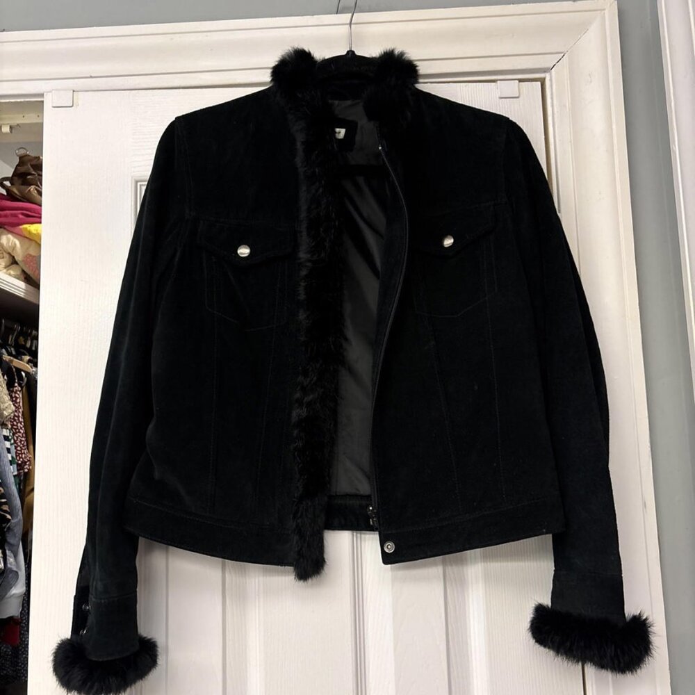 Yvonne Le Marie Black Suede Leather Jacket with Real Rabbit Fur Trim. Size 6P.